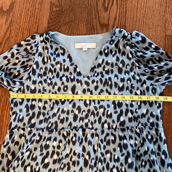 Loft Petites animal print v-neck long sleeve dress size XSP - Picture 8 of 11